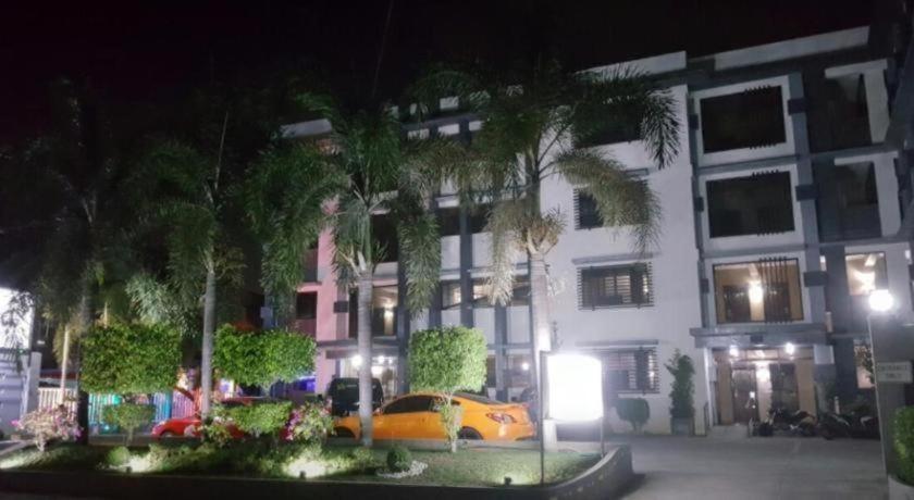Super Oyo Capital O 786 Kwe Hotel And Resort Angeles Exteriér fotografie